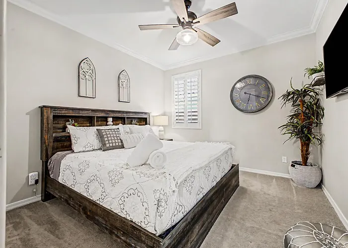 4br Near Westgate - Heated Pool Fire Pit & Bbq * Glendale