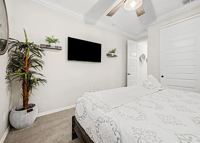 4br Near Westgate - Heated Pool Fire Pit & Bbq *