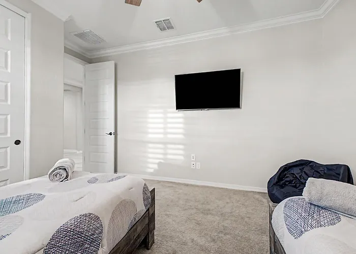 Holiday home 4br Near Westgate - Heated Pool Fire Pit & Bbq Glendale