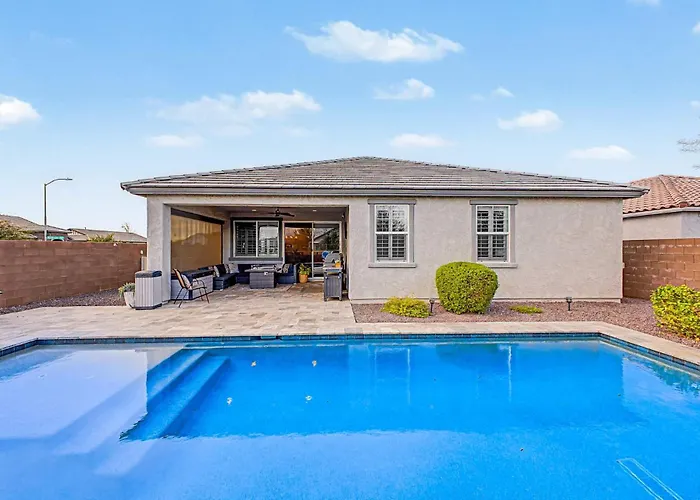 4br Near Westgate - Heated Pool Fire Pit & Bbq Glendale