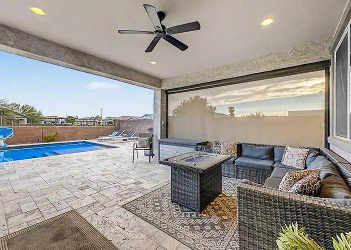 4br Near Westgate - Heated Pool Fire Pit & Bbq * Glendale