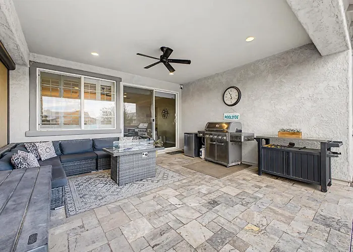 4br Near Westgate - Heated Pool Fire Pit & Bbq * Glendale